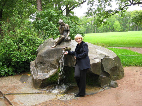 Елена Веселова