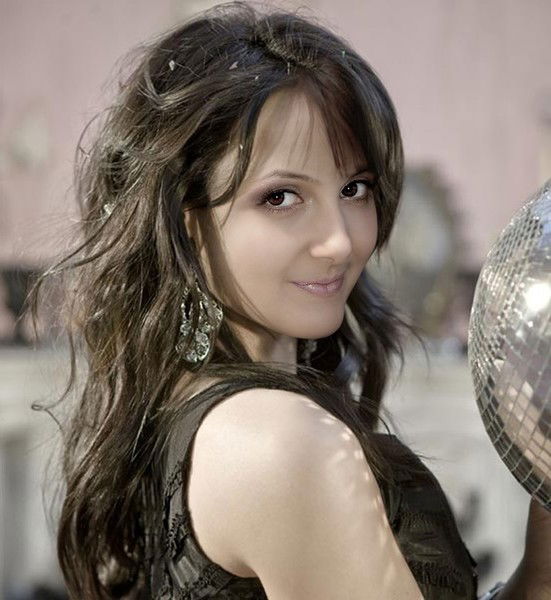 Анна Калашникова