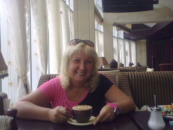 Оленька Скромная)))