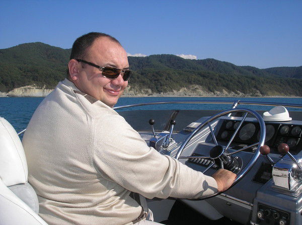 Виктор Улаев