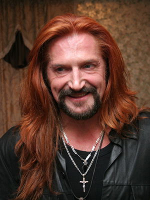 Миша Николаев