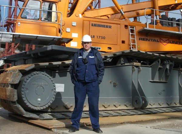 Александр Николаев