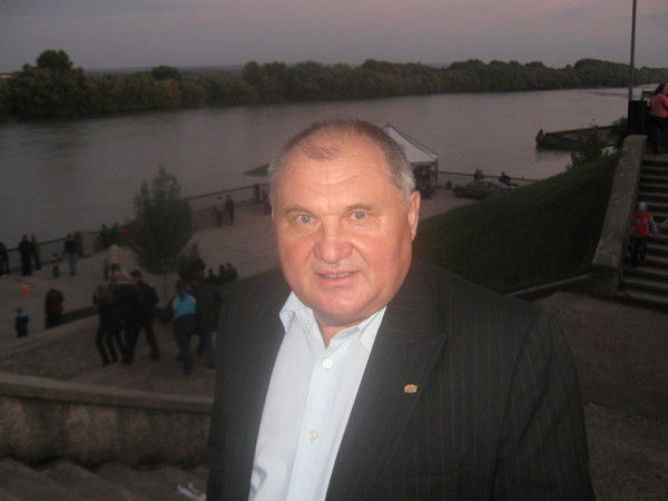 Виктор Белашов