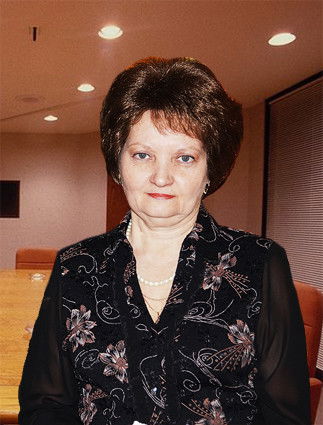 Елена Пивоварова