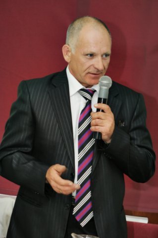 Анатолий Иванов