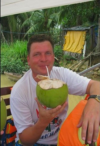 Олег Шустров