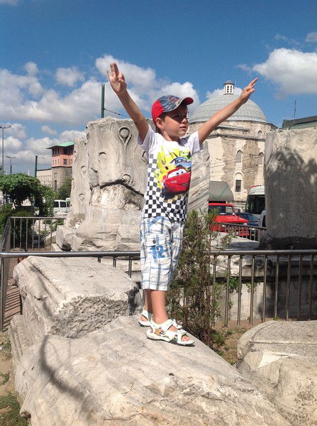 Виталий Баженов