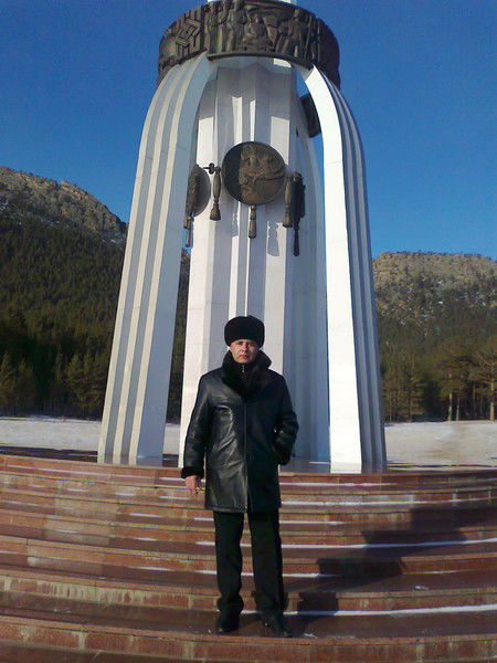 Олег Хомутов