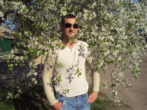 Олег Безкоровайный