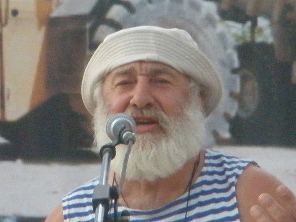 Владимир Ларионов