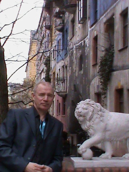 Леонид Леон