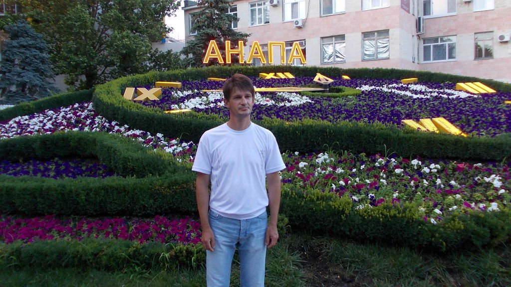 Роман Скроботов