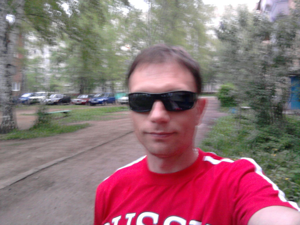 Алексей Тихонов