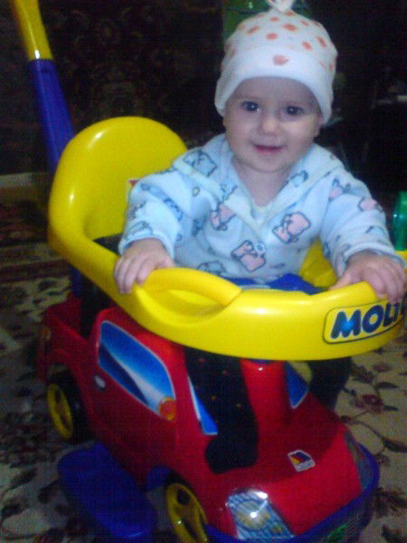 Индира Акаева