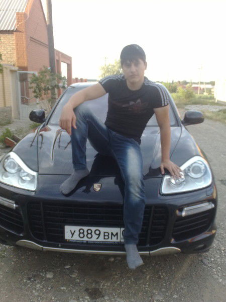 Емлихан Макаев