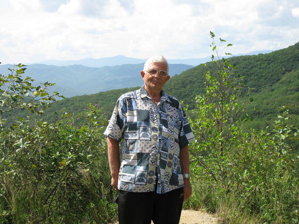 Александр Головач