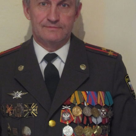 Александр Петров