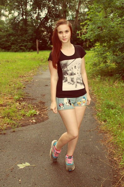 Лена Антонова