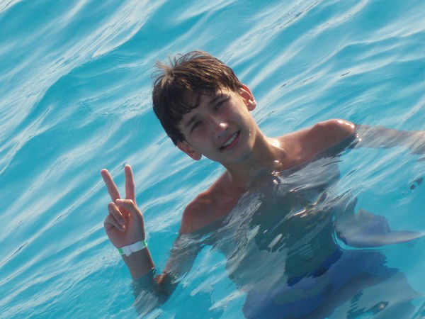 Арсений Потапов