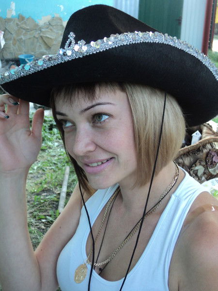 Анна Толстова