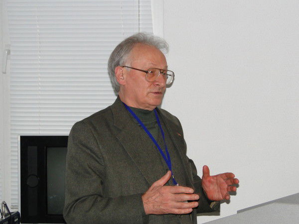 Владимир Тихонравов