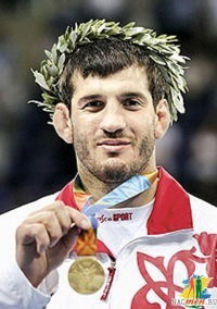 Pустам Умаров