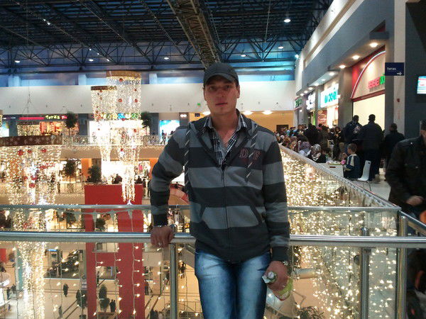 Валерий Леонов