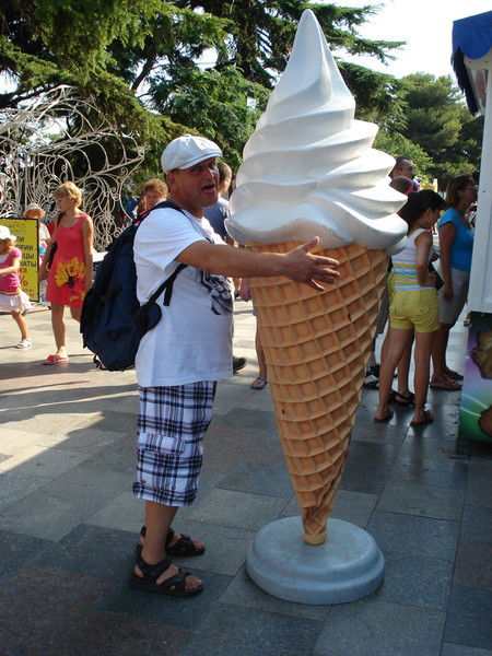 Андрей Ермолаев