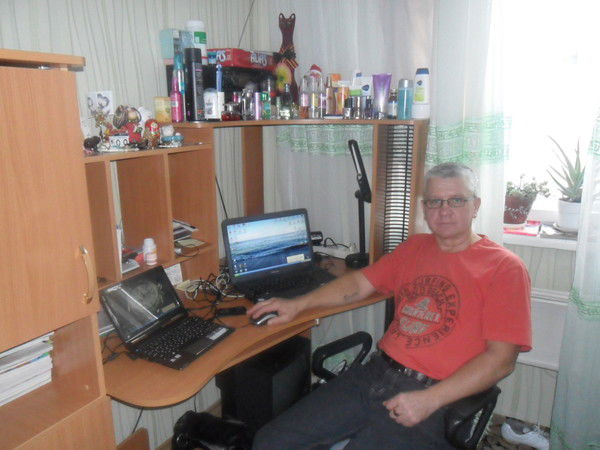 Евгений Непомнящий