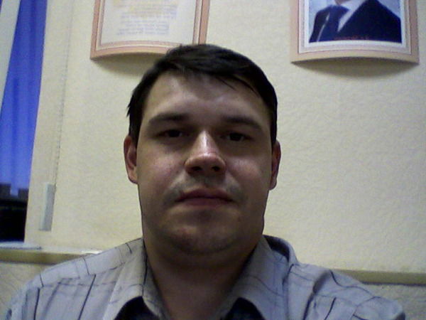 Анатолий Тихонов