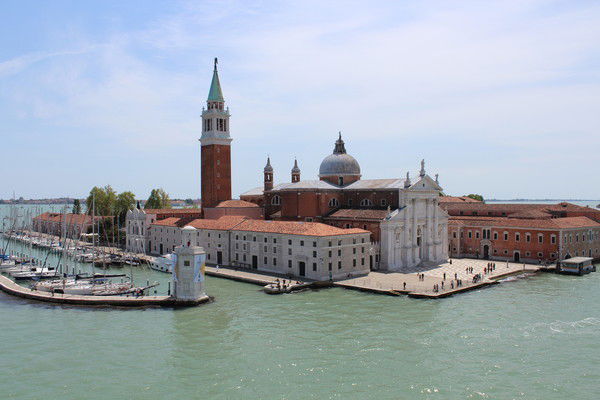 Неизвестно Неизвестно