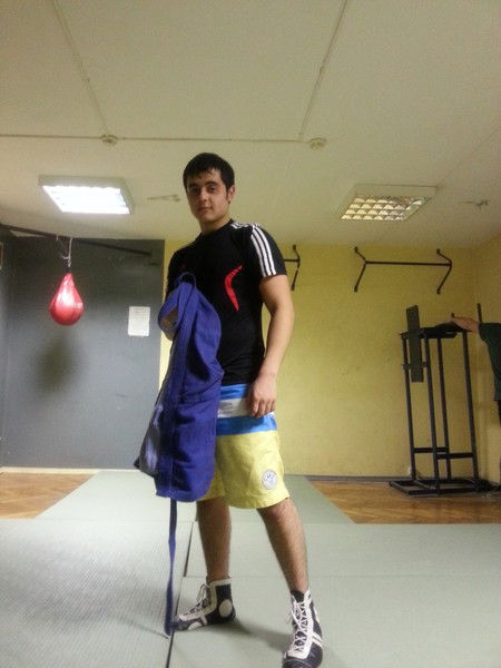 Джамшед Дадабаев