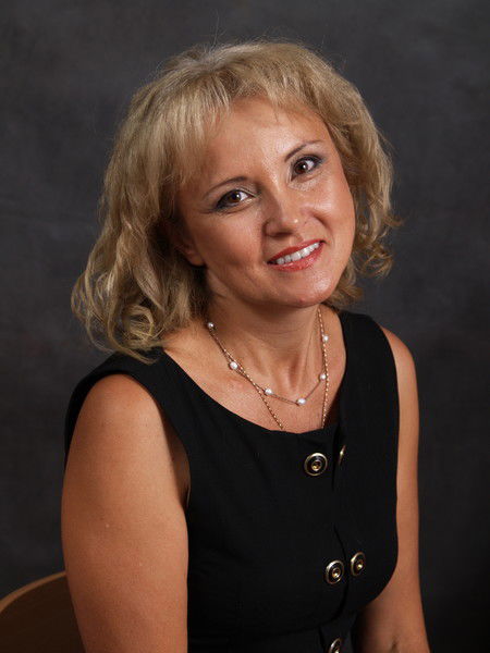 Елена Максимова