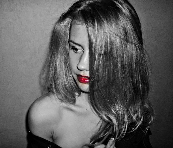 Илона Николова