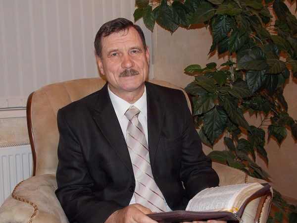 Александр Серков