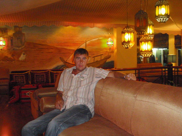 Андрей Костин