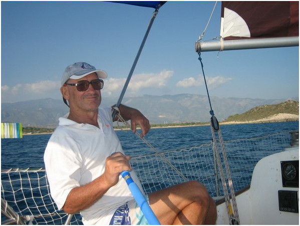 Слава Новодерёжкин