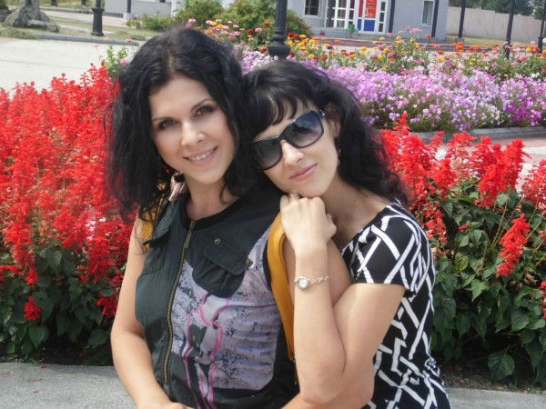 Оля Тихонова