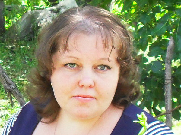 Лена Лучникова