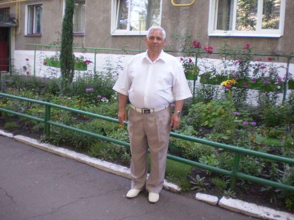 Анатолий Колесников