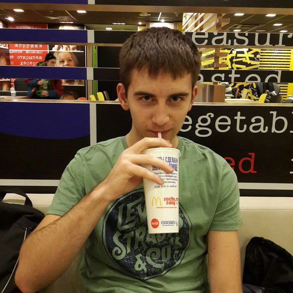 Денис Ларин