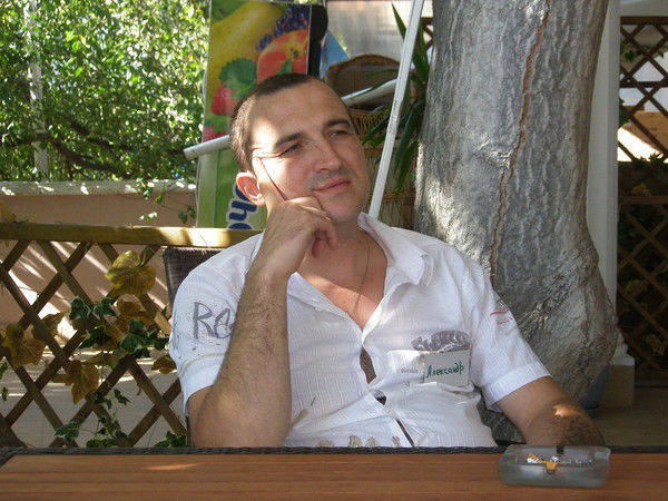 Александр Ларин