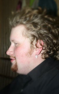 Антон Попов