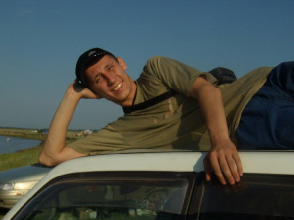 Александр Манойло