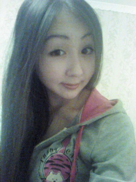 Айым Есекеева