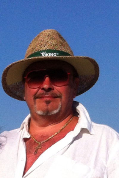 Олег Макагонов