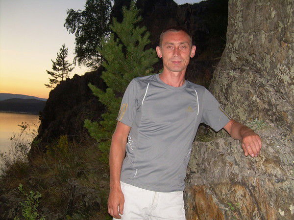 Евгений Извеков