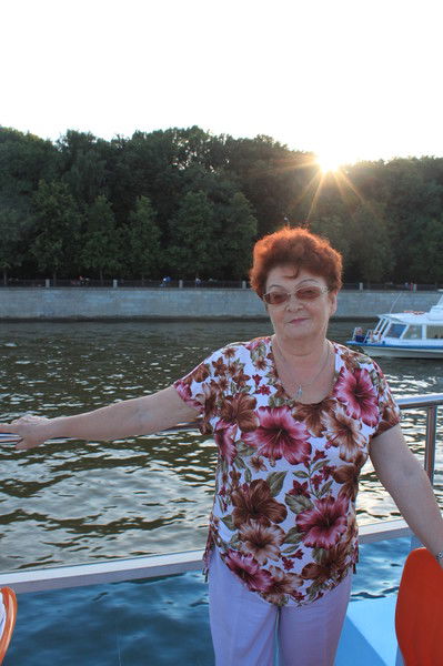 Любушка Лапаева