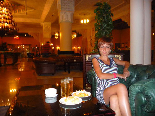 Елена Елена