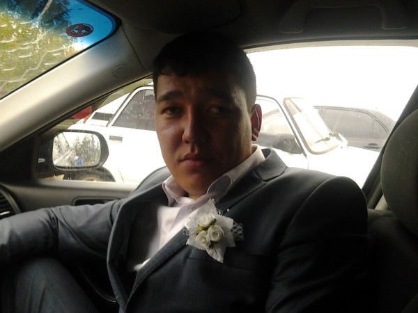 Саят Ескенов